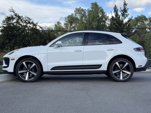 Used 2024 Porsche Macan image 2