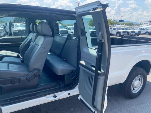 Used 2015 Ford F250 XL w/ Power Equipment Group AWD/4WD image 21