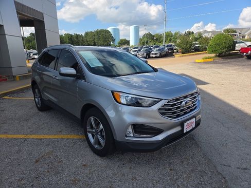 Used 2022 Ford Edge SEL w/ Convenience Package AWD/4WD image 3