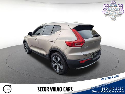 Certified 2023 Volvo XC40 B5 Plus AWD/4WD image 6