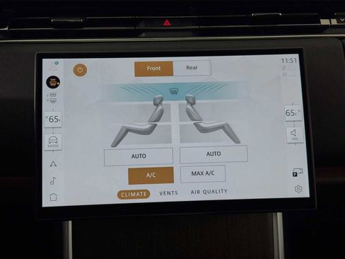 New 2025 Land Rover Range Rover Long Wheelbase SE image 17