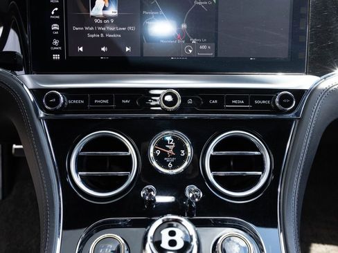 Used 2021 Bentley Continental GT image 33