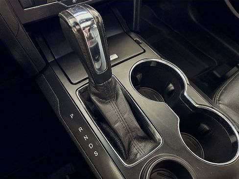 Used 2017 Ford Explorer XLT w/ Equipment Group 202A image 19