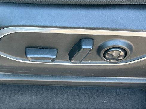 Used 2024 Jeep Wagoneer Series II image 38