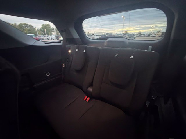 Used 2023 Ford Explorer XLT AWD/4WD image 17