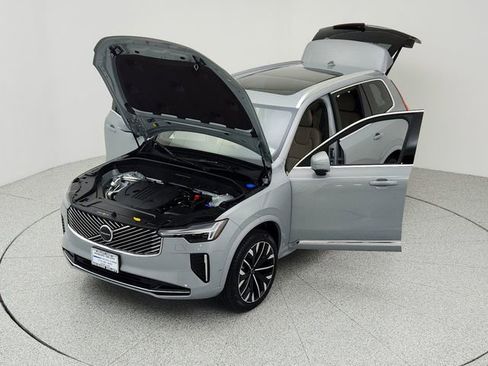 Certified 2026 Volvo XC90 B5 Plus w/ Protection Package image 36