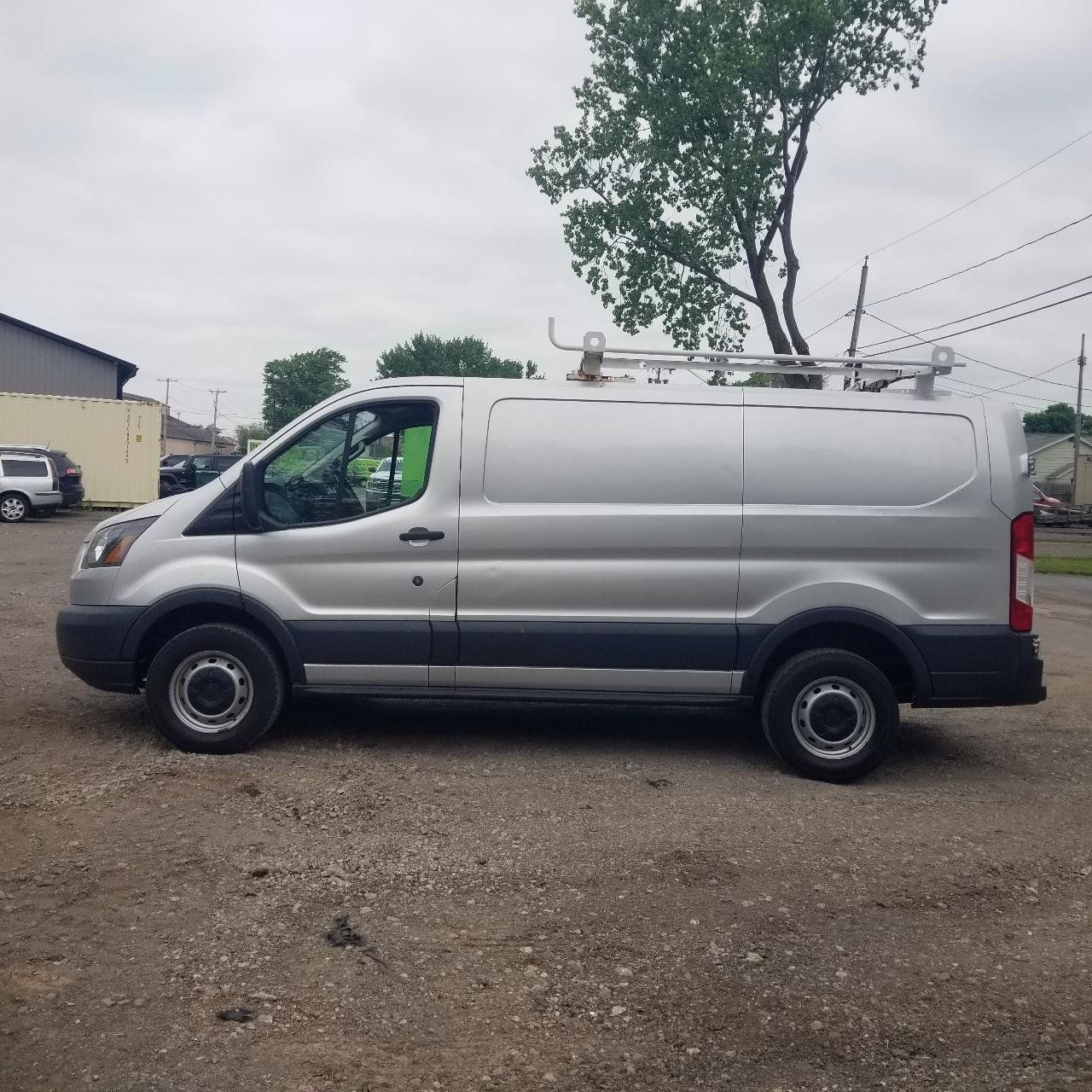 Used 2016 Ford Transit 250 130 Low Roof RWD image 2