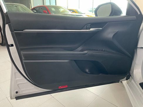 Used 2024 Toyota Camry SE image 12