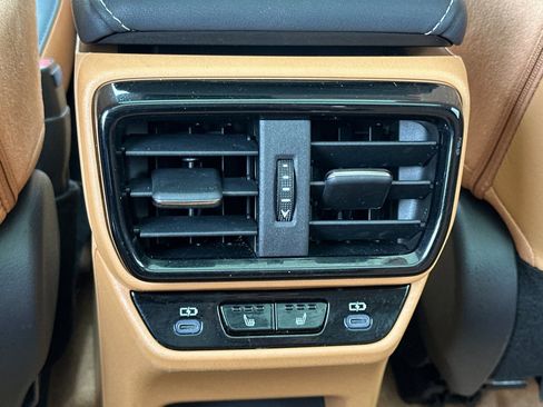 Used 2023 Lexus RZ 450e Premium image 15