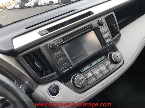 Used 2015 Toyota RAV4 Limited image 16