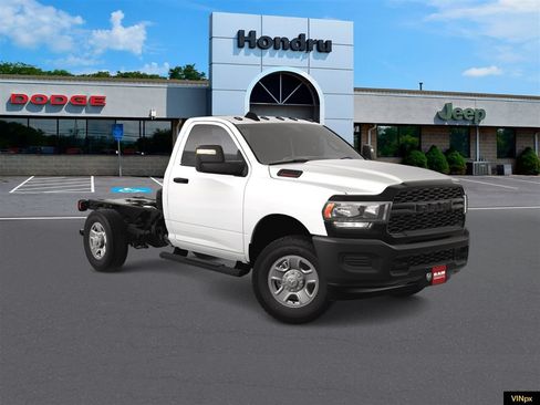 Used 2024 RAM 3500 Tradesman AWD/4WD image 11