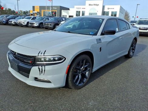 Used 2022 Dodge Charger SXT w/ Blacktop Package image 10