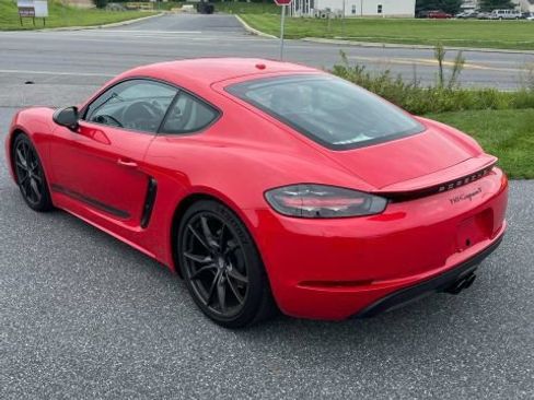 Used 2023 Porsche 718 Cayman w/ 718 T Interior Package RWD image 7