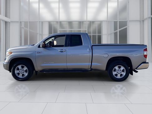 Used 2015 Toyota Tundra SR5 image 2