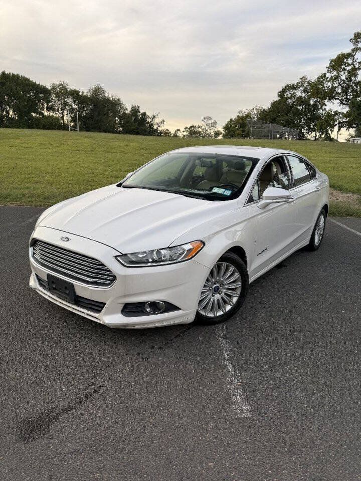 Used 2013 Ford Fusion SE FWD image 2