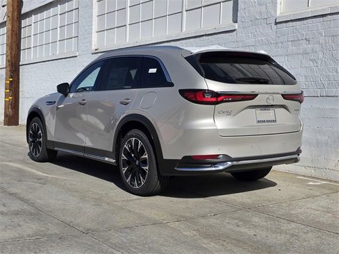 New 2026 MAZDA CX-90 Plug-In Hybrid w/ Premium Plus image 4