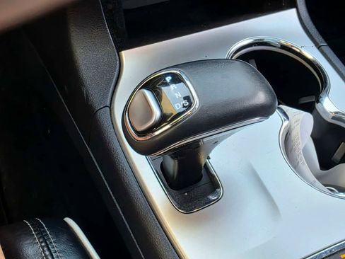 Used 2015 Jeep Grand Cherokee Overland image 27