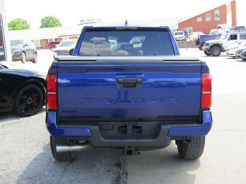 Used 2024 Toyota Tacoma TRD Off-Road AWD/4WD image 4