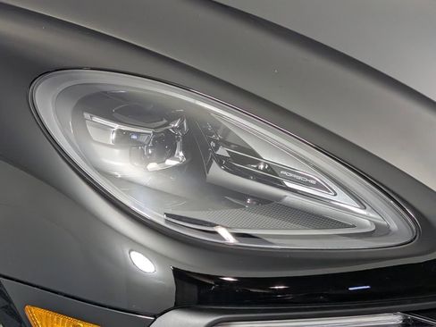 New 2026 Porsche Macan S image 15