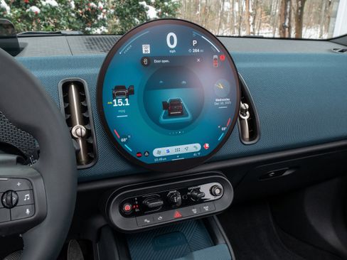 Used 2025 MINI Cooper Countryman S w/ Comfort Package Max image 26