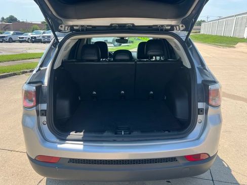 Used 2019 Jeep Compass Latitude AWD/4WD image 6
