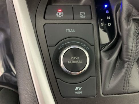 Used 2023 Toyota RAV4 XLE w/ XLE Grade Weather Package AWD/4WD image 27