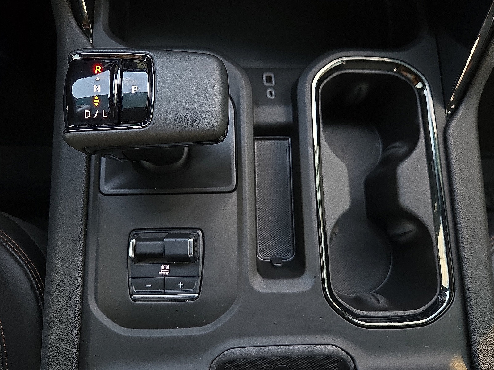 Used 2025 GMC Sierra 1500 AT4 w/ AT4 Premium Package AWD/4WD image 16