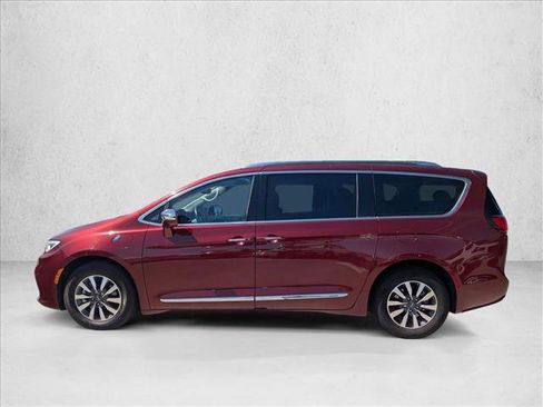 Used 2021 Chrysler Pacifica Limited w/ Premium & Safety Sphere Group FWD image 8