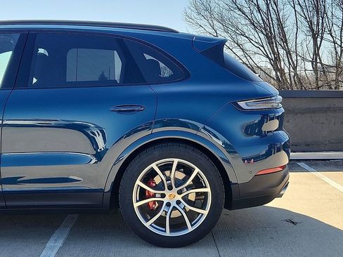 New 2026 Porsche Cayenne S image 8