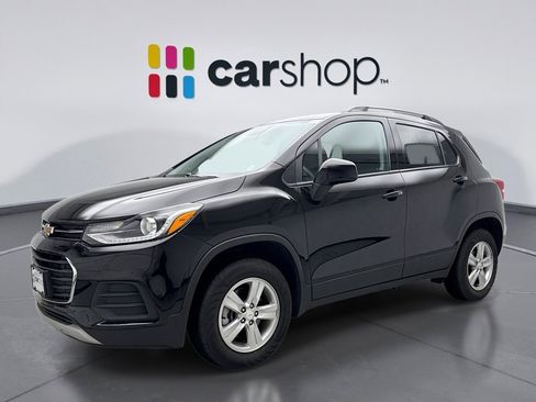 Used 2022 Chevrolet Trax LT w/ LT Convenience Package image 1