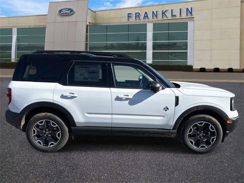 New 2025 Ford Bronco Sport Outer Banks w/ Outer Banks Tech Package+ image 8