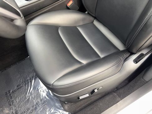 Used 2023 Tesla Model Y Long Range AWD/4WD image 26