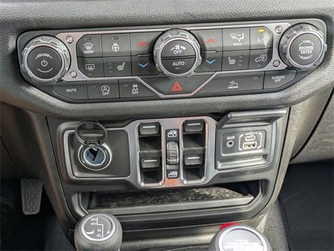 New 2025 Jeep Gladiator Sport image 31