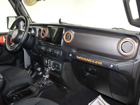 Used 2018 Jeep Wrangler Unlimited Sport S image 28