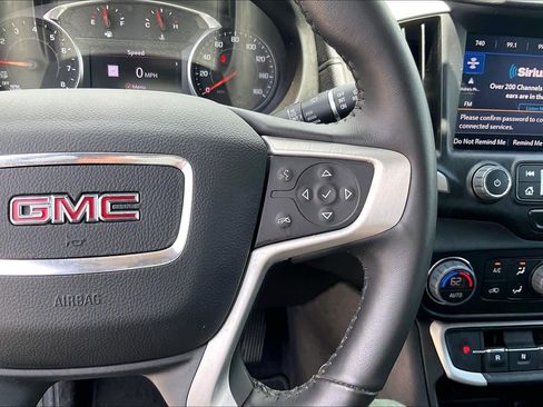 Used 2022 GMC Terrain SLT w/ Infotainment Package II FWD image 25