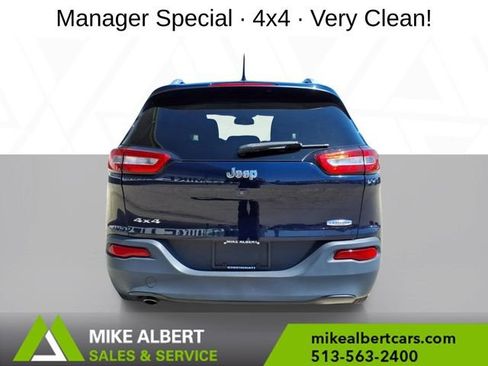 Used 2016 Jeep Cherokee Latitude AWD/4WD image 6
