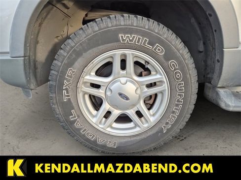 Used 2002 Ford Explorer XLT image 10