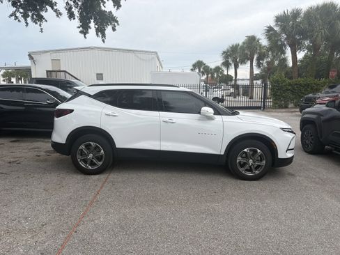 Certified 2024 Chevrolet Blazer LT w/ Sound & Technology Package FWD image 8