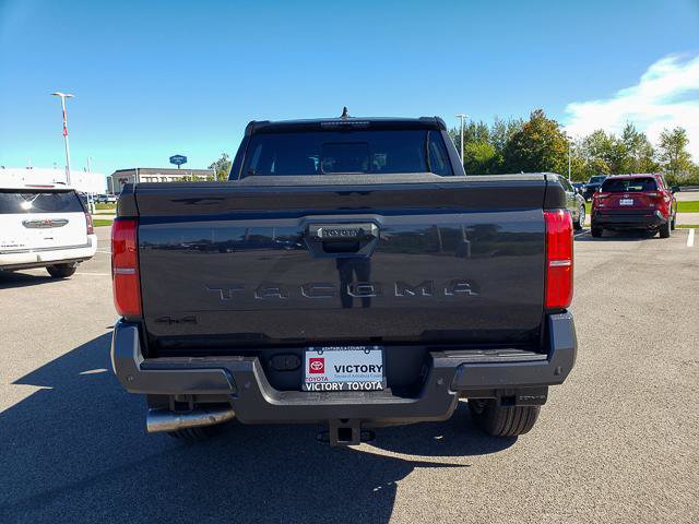 Used 2025 Toyota Tacoma TRD Sport w/ TRD Sport Premium Package AWD/4WD image 6