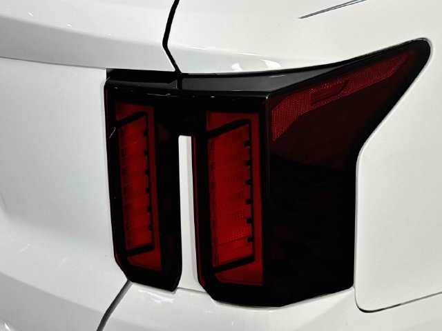 Used 2024 Kia Sorento LX FWD image 31