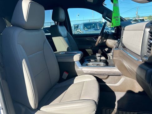 Certified 2022 Chevrolet Silverado 1500 LTZ w/ LTZ Convenience Package II image 30