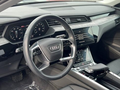 Used 2021 Audi e-tron Premium w/ Convenience Plus Package image 23