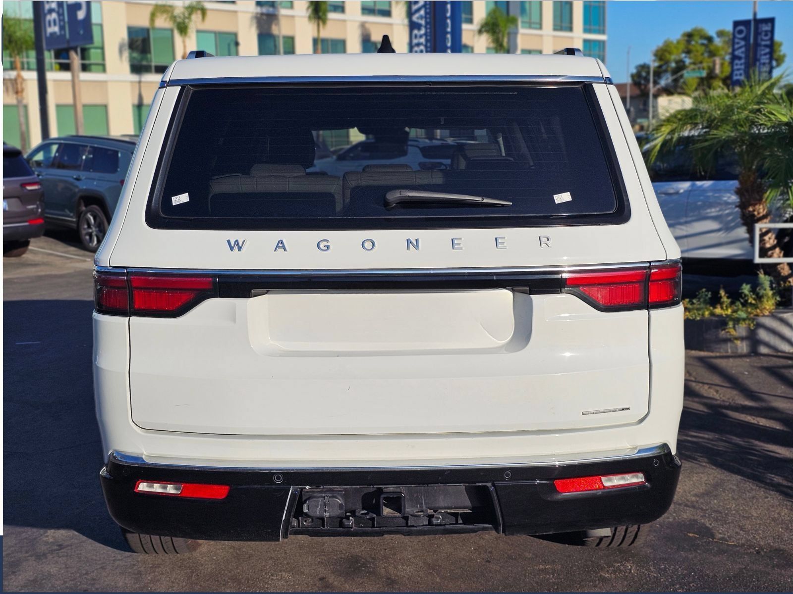 Used 2024 Jeep Wagoneer Series II AWD/4WD image 6