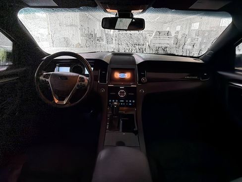 Used 2018 Ford Taurus Limited AWD/4WD image 10