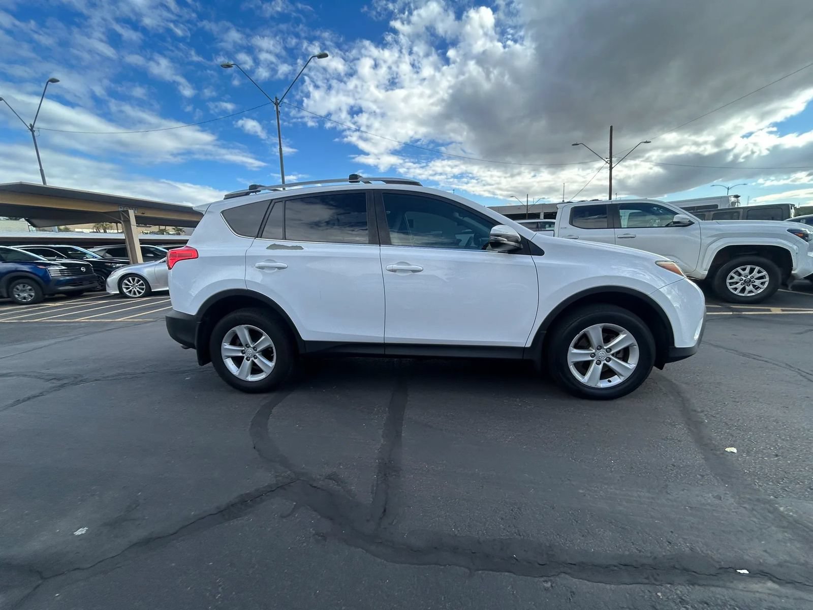 Used 2013 Toyota RAV4 XLE AWD/4WD image 4