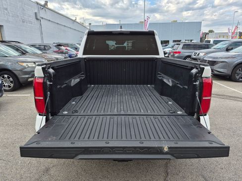 Used 2024 Toyota Tacoma SR5 AWD/4WD image 29