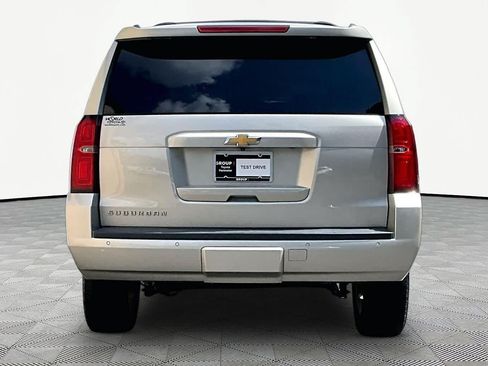 Used 2017 Chevrolet Suburban LT RWD image 5