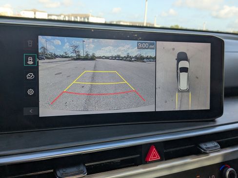 Certified 2025 Kia Sorento SX image 27