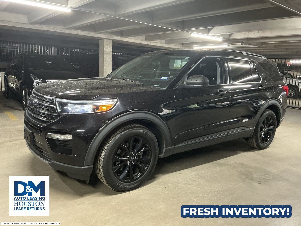 Used 2022 Ford Explorer XLT w/ Equipment Group 202A RWD image 2