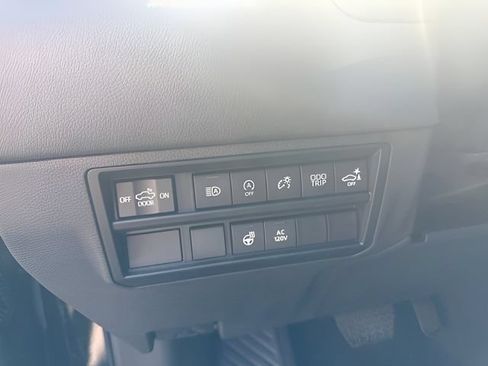 Used 2024 Toyota Tundra Limited AWD/4WD image 11
